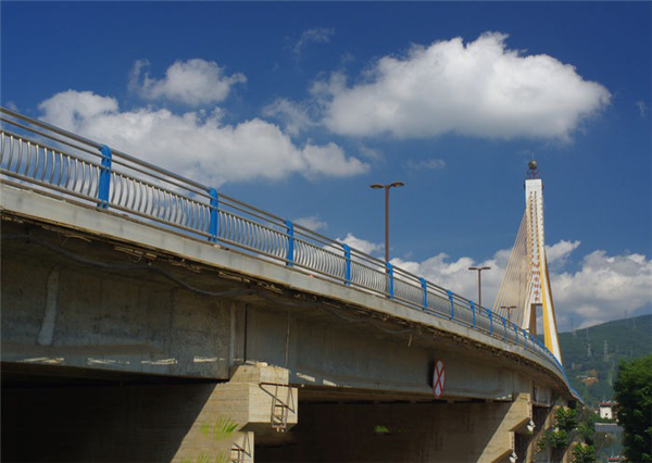 西青304不锈钢桥梁护栏：安全、耐用与美观的完美结合