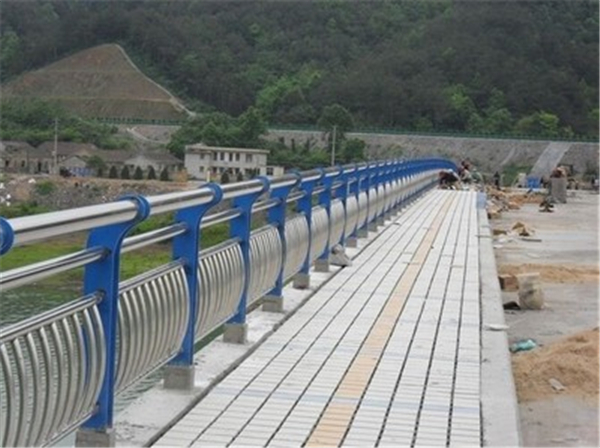 西青不锈钢桥梁护栏是一种什么材质的护栏